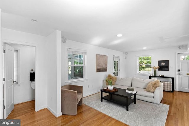 5300 WILSON BLVD, Arlington, VA 22205