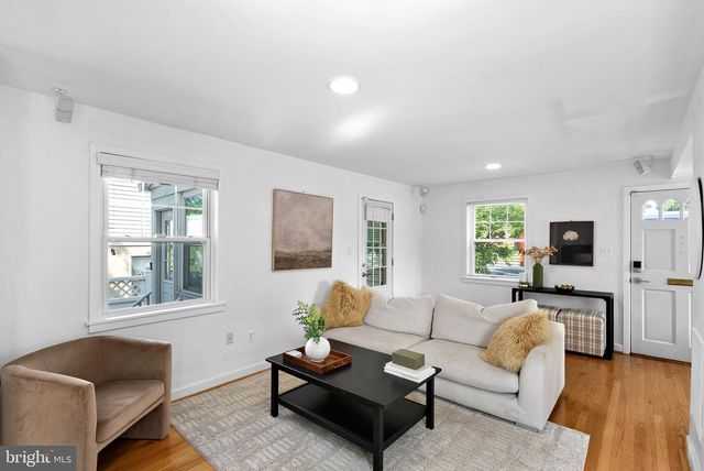 5300 WILSON BLVD, Arlington, VA 22205