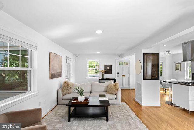 5300 WILSON BLVD, Arlington, VA 22205