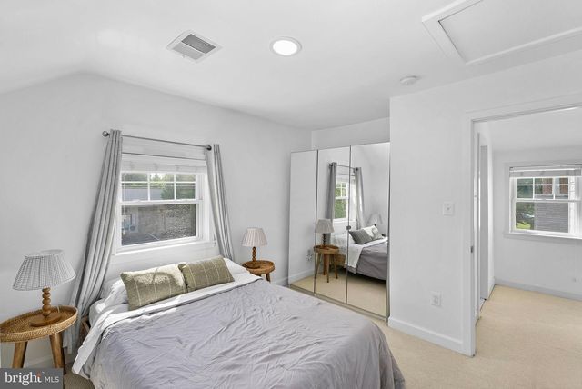 5300 WILSON BLVD, Arlington, VA 22205