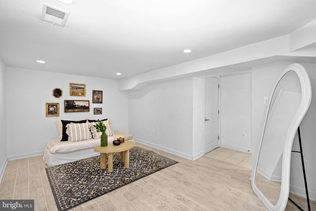 5300 WILSON BLVD, Arlington, VA 22205
