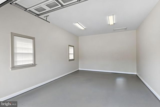 5300 WILSON BLVD, Arlington, VA 22205