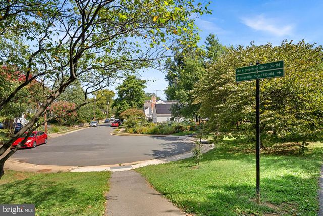 5300 WILSON BLVD, Arlington, VA 22205