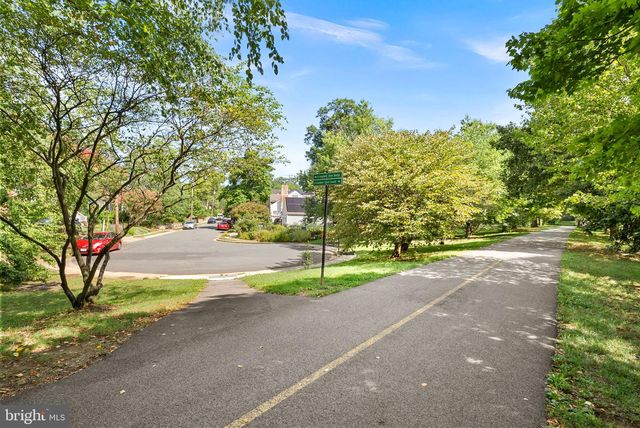 5300 WILSON BLVD, Arlington, VA 22205
