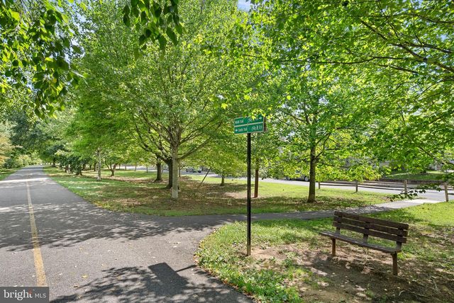 5300 WILSON BLVD, Arlington, VA 22205