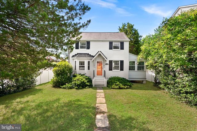 5300 WILSON BLVD, Arlington, VA 22205