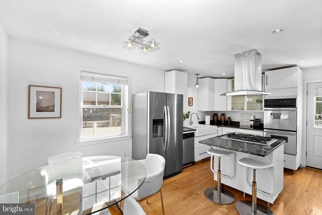 5300 WILSON BLVD, Arlington, VA 22205