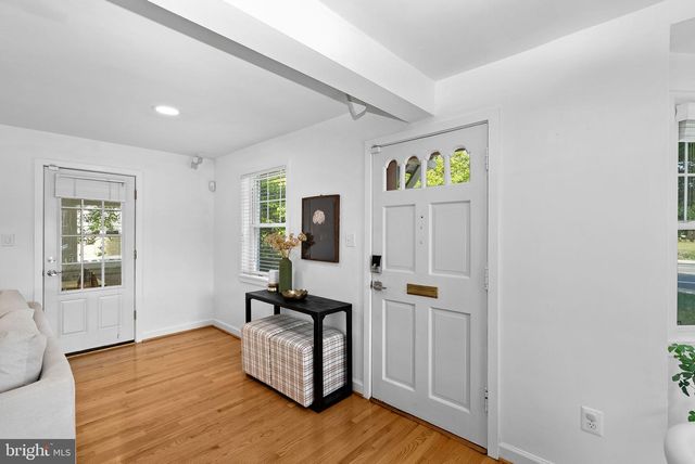 5300 WILSON BLVD, Arlington, VA 22205