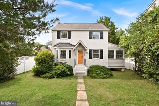 5300 WILSON BLVD, Arlington, VA 22205