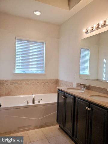 327 LENAPE WAY, Claymont, DE 19703