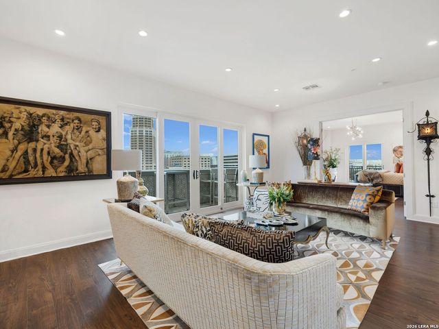 230 Dwyer Ave Unit 701, San Antonio, TX 78204