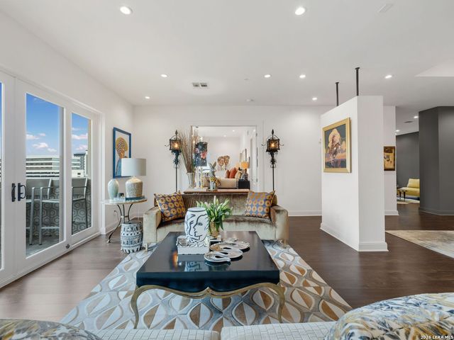 230 Dwyer Ave Unit 701, San Antonio, TX 78204