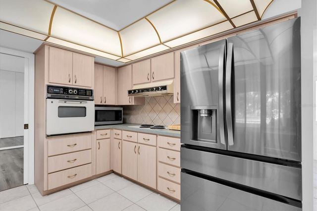 6733 122ND STREET, Seminole, FL 33772