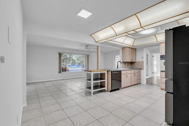 6733 122ND STREET, Seminole, FL 33772