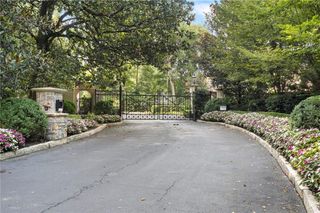 675 W Paces Ferry, #4 Road NW, Atlanta, GA 30327