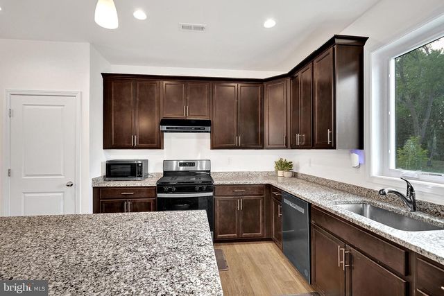 26 MISTY MEADOW LN, Hamilton, NJ 08619