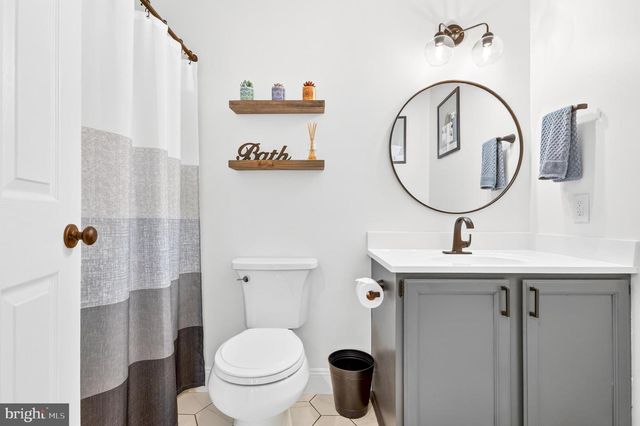 9 W JONATHAN CT, Kennett Square, PA 19348