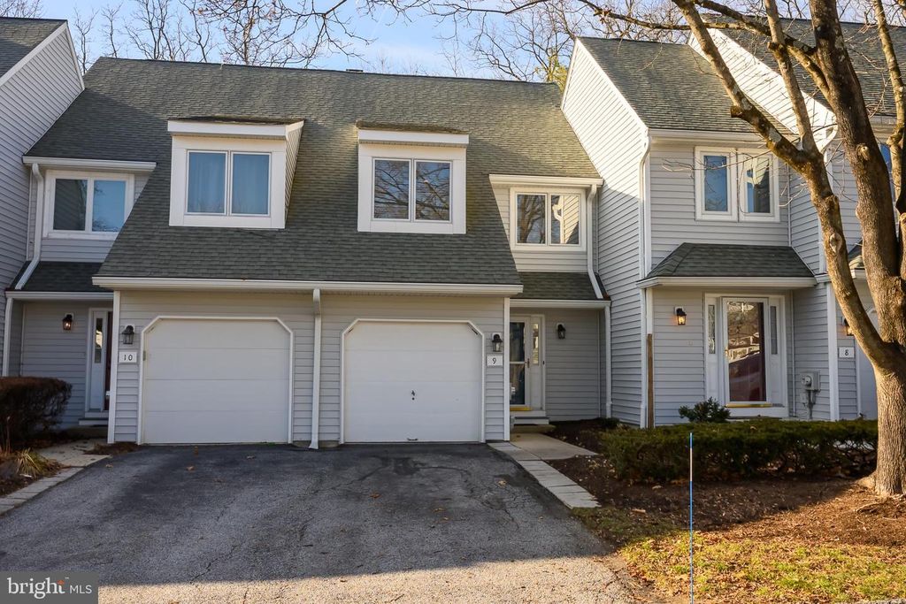 9 W JONATHAN CT, Kennett Square, PA 19348