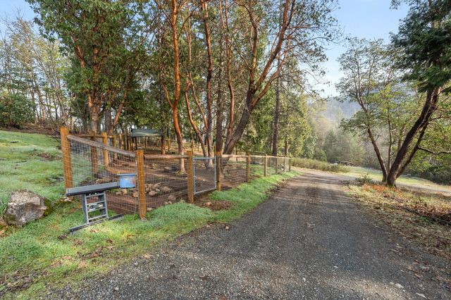 1540 Savage Creek Road, Grants Pass, OR 97527