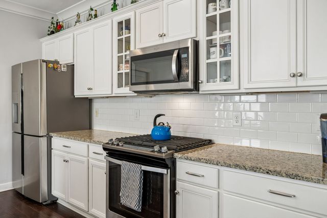7398 Old Harding Pike, Nashville, TN 37221