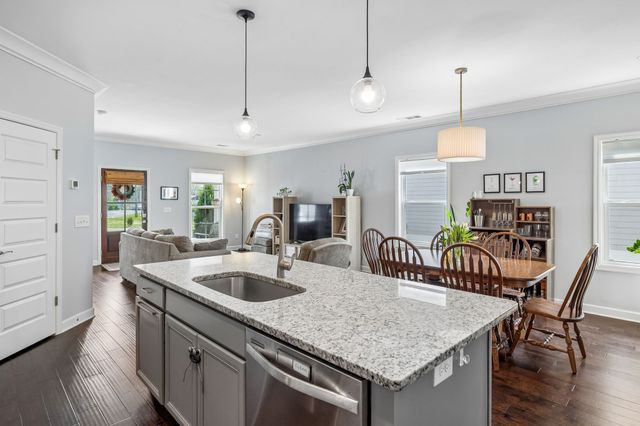 7398 Old Harding Pike, Nashville, TN 37221