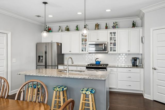 7398 Old Harding Pike, Nashville, TN 37221