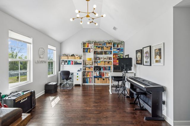 7398 Old Harding Pike, Nashville, TN 37221
