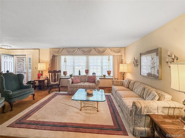 6104 E Mineral Dr, Centennial, CO 80112