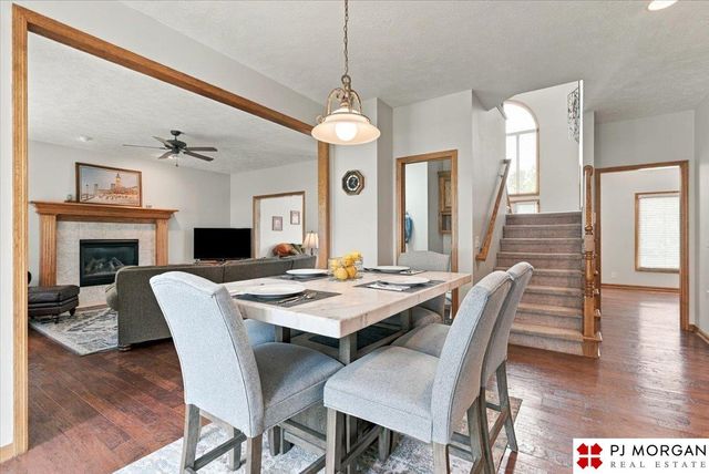 17622 Monroe Street, Omaha, NE 68135