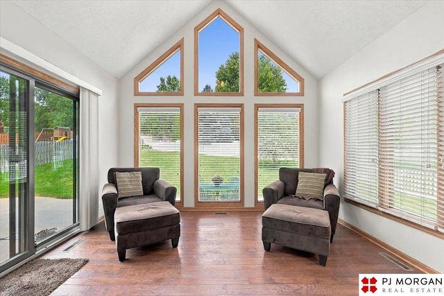 17622 Monroe Street, Omaha, NE 68135