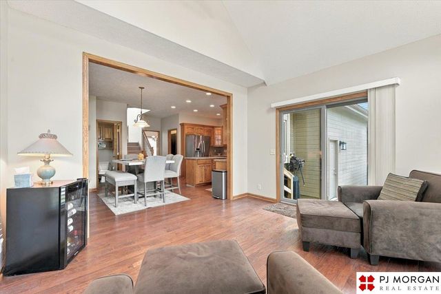 17622 Monroe Street, Omaha, NE 68135
