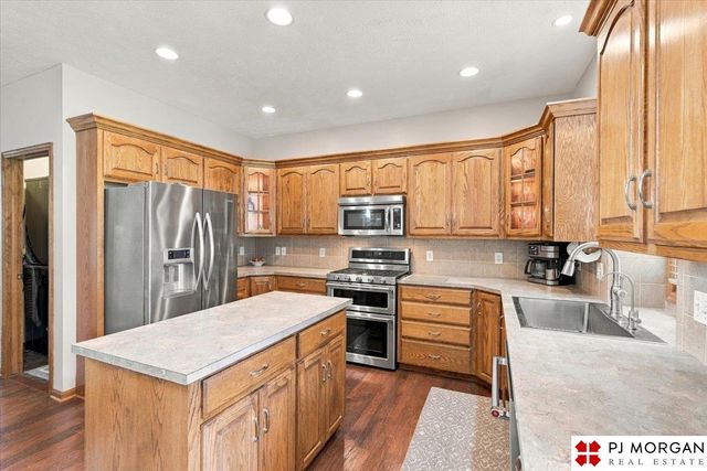 17622 Monroe Street, Omaha, NE 68135