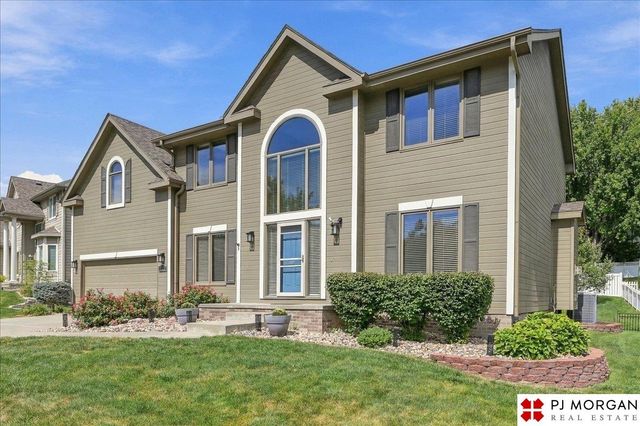17622 Monroe Street, Omaha, NE 68135