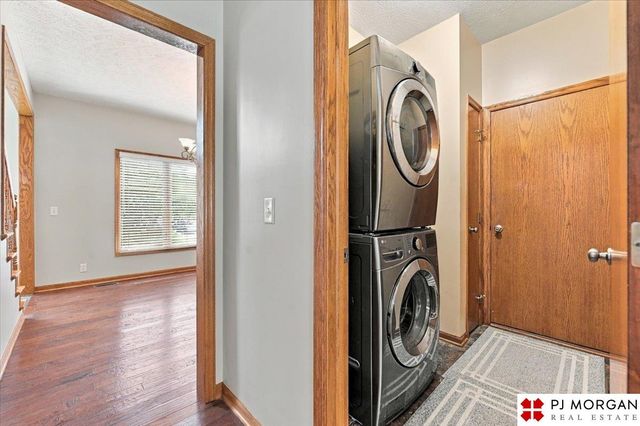 17622 Monroe Street, Omaha, NE 68135