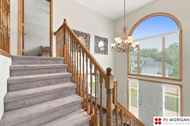 17622 Monroe Street, Omaha, NE 68135