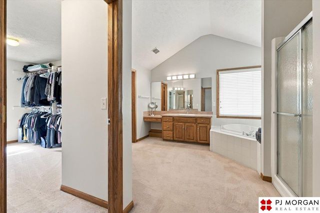 17622 Monroe Street, Omaha, NE 68135