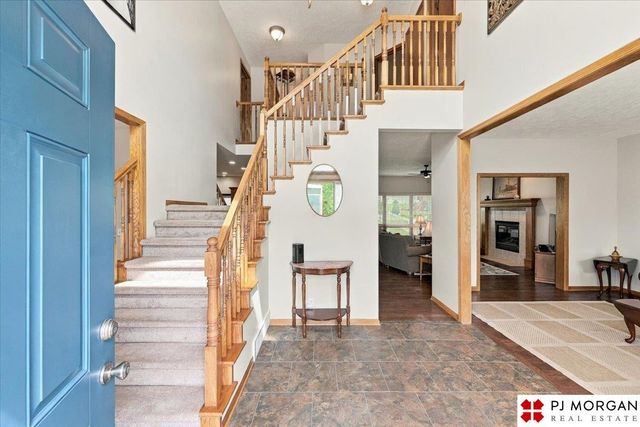17622 Monroe Street, Omaha, NE 68135