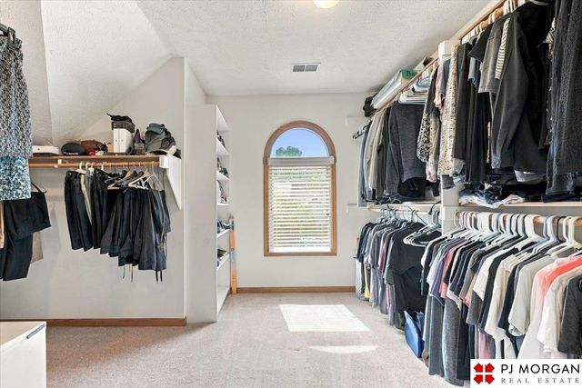 17622 Monroe Street, Omaha, NE 68135