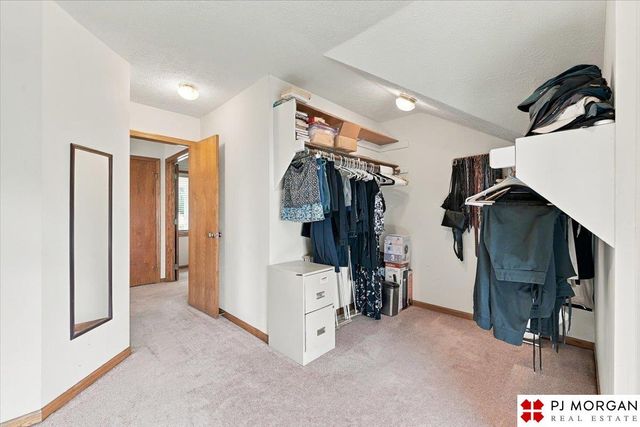 17622 Monroe Street, Omaha, NE 68135