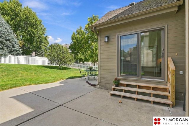 17622 Monroe Street, Omaha, NE 68135