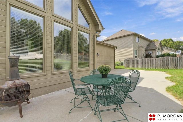 17622 Monroe Street, Omaha, NE 68135