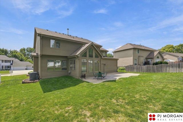 17622 Monroe Street, Omaha, NE 68135