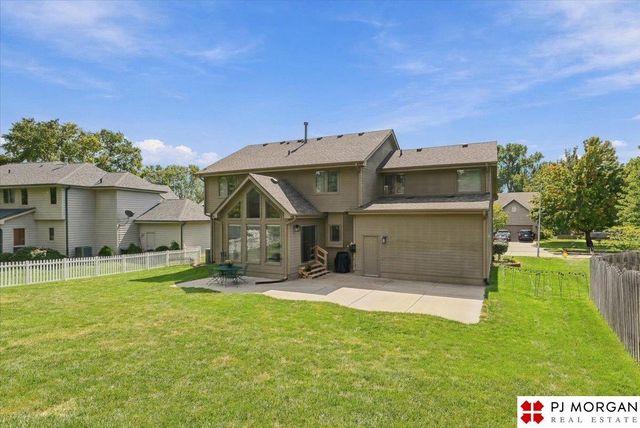17622 Monroe Street, Omaha, NE 68135