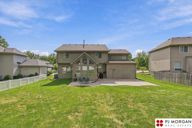 17622 Monroe Street, Omaha, NE 68135