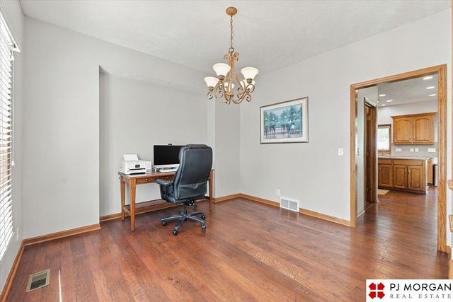 17622 Monroe Street, Omaha, NE 68135