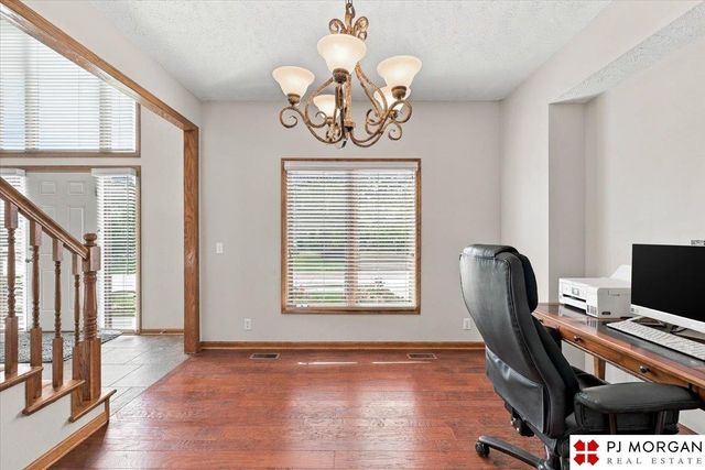 17622 Monroe Street, Omaha, NE 68135