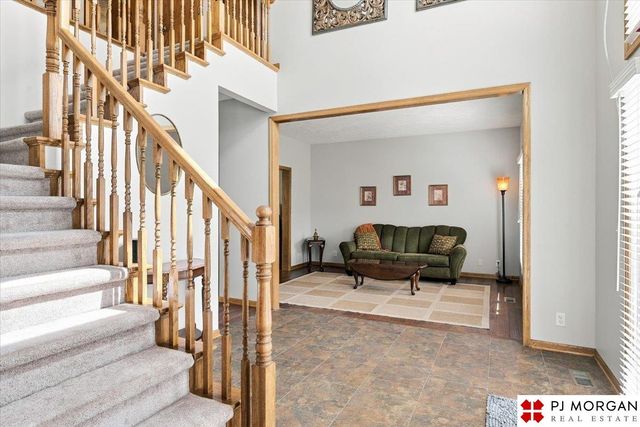 17622 Monroe Street, Omaha, NE 68135