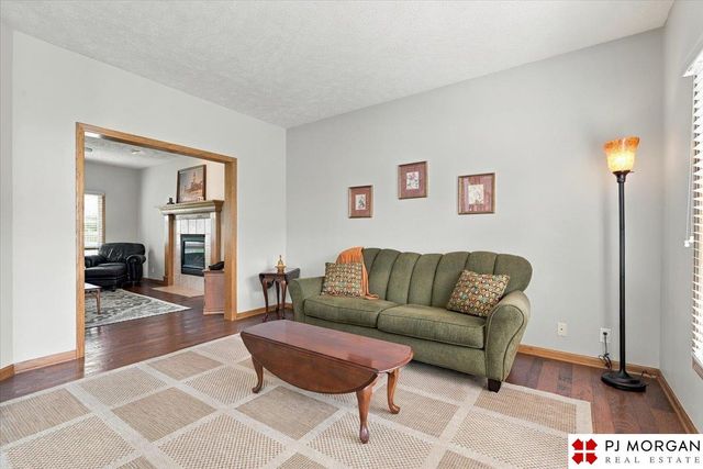 17622 Monroe Street, Omaha, NE 68135