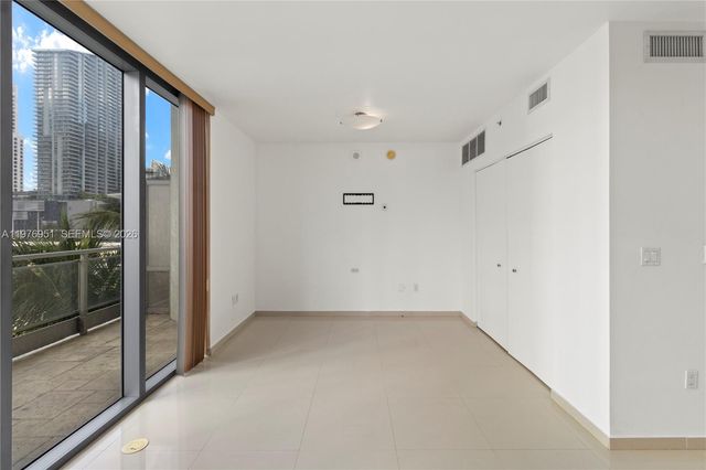 90 SW 3rd St TH505, Miami, FL 33130