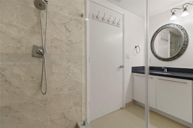 90 SW 3rd St TH505, Miami, FL 33130